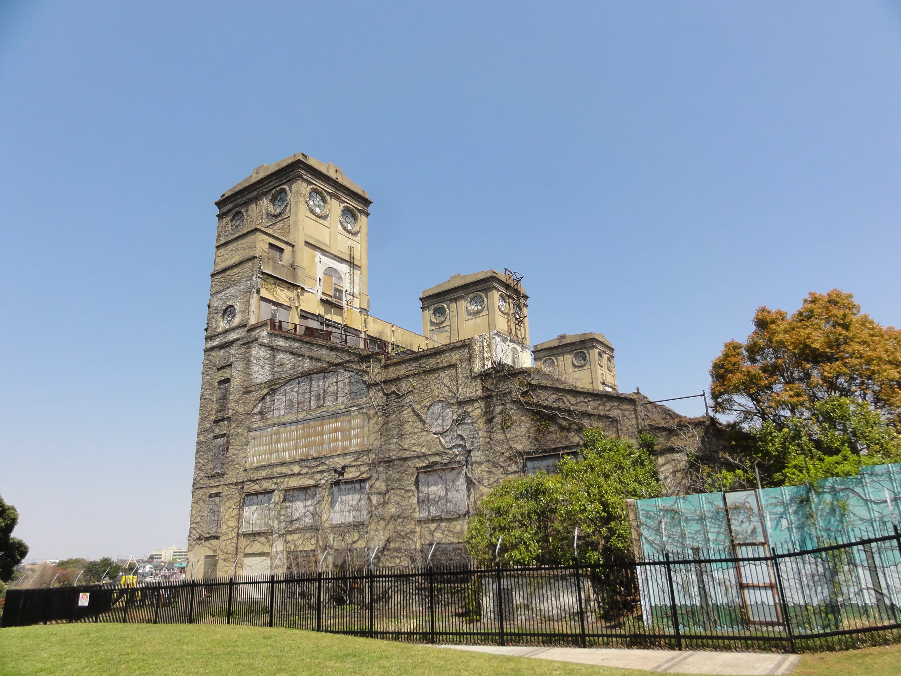 3 根岸森林公園一等馬見所横写真jpg.webp